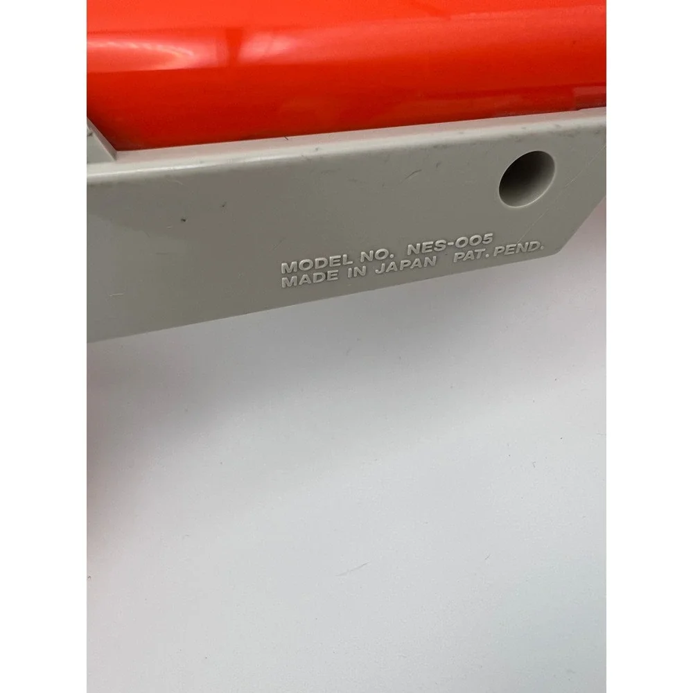 Vintage 1985 Nintendo NES Zapper Light Gun Orange Model NES-005 Retro Gaming